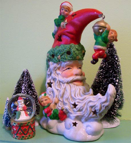 globe-and-moon-santas