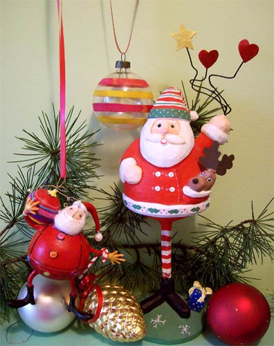 skinny-leg-santas1