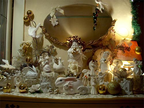 white-buddha-display