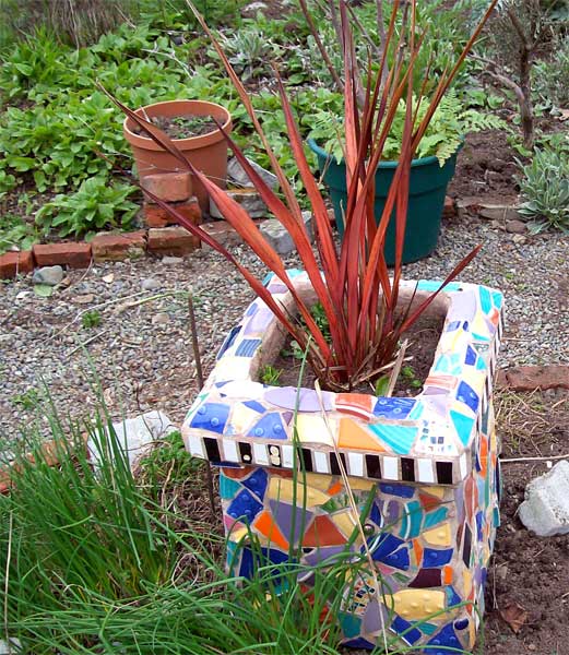 mosaic-in-herb-garden