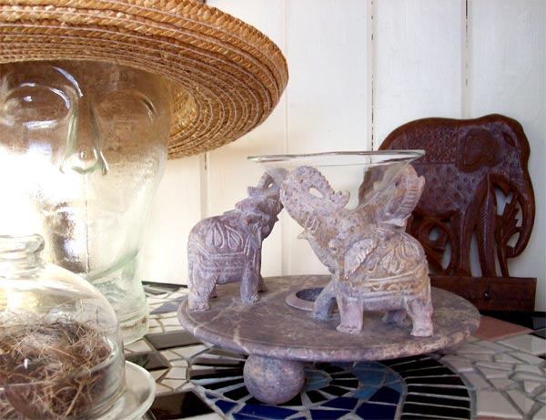 table-elephants