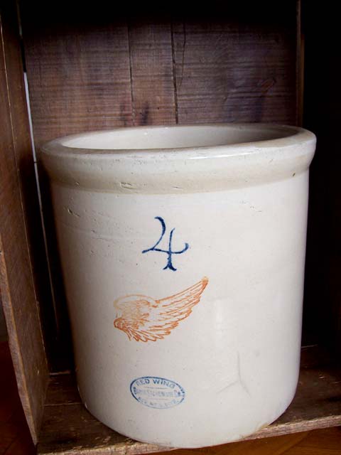 red-wing-crock
