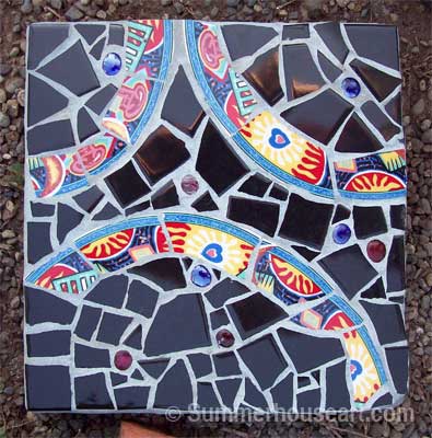 Stepping Stone mosaic, by Helen Bushell, summerhouseart.com Stepping Stone mosaic, by Helen Bushell, summerhouseart.com