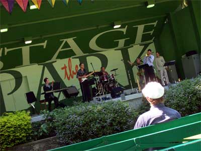 jazzband Paul Wainright and the band on Stage in the park