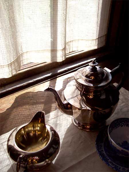 teapot-and-creamer