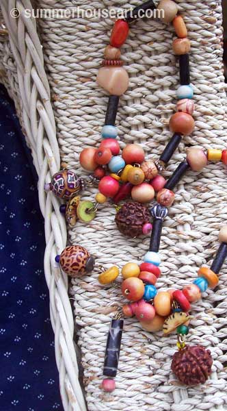 beads-on-chairwm