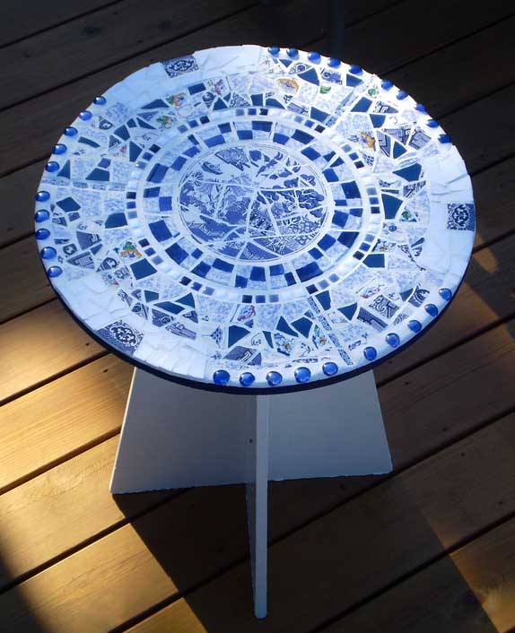 Murray Goode's Blue Willow Table Murray Goode's Blue Willow Table